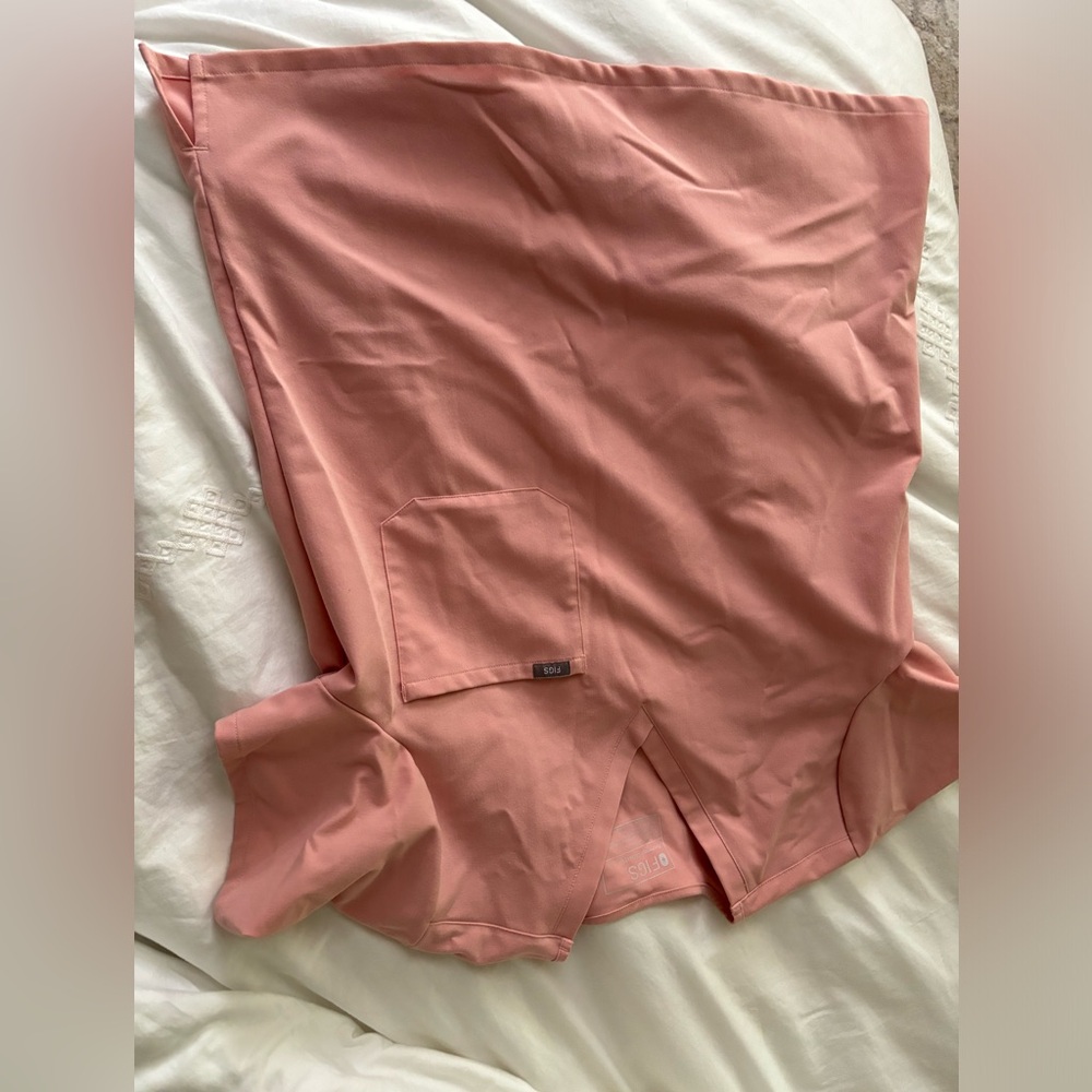 Figs Pink Sand scrubs